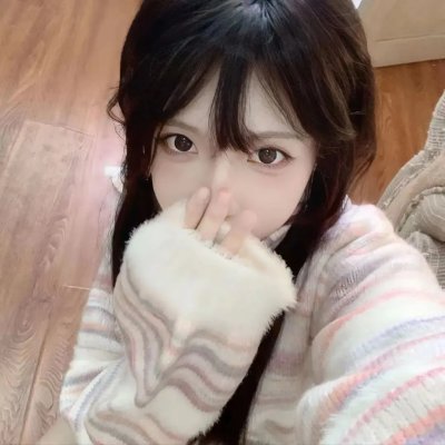 年轻女孩爱过来